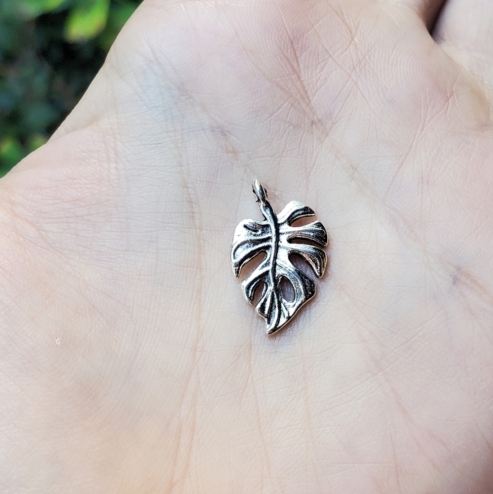 New Silver Leaf Charm - Picture 3 of 5